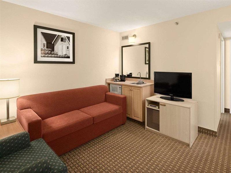 Country Inn & Suites Dartmouth ภายนอก รูปภาพ