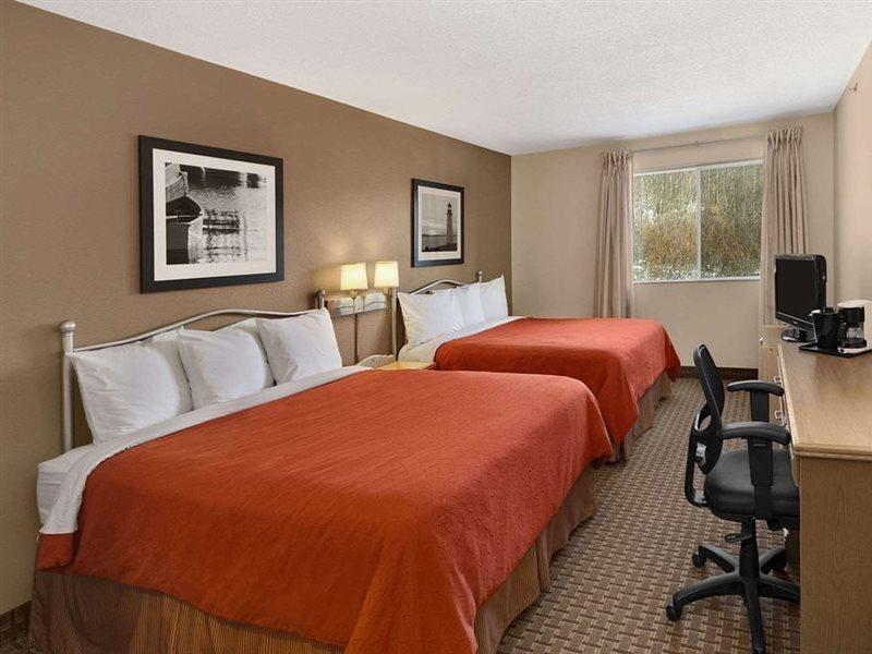 Country Inn & Suites Dartmouth ภายนอก รูปภาพ