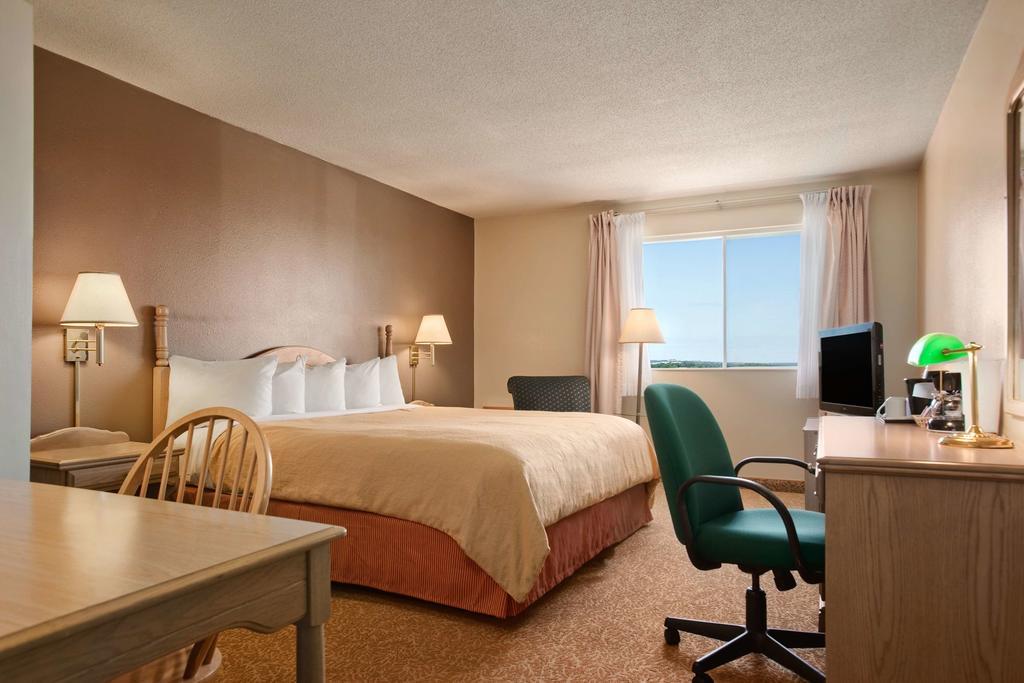 Country Inn & Suites Dartmouth ภายนอก รูปภาพ