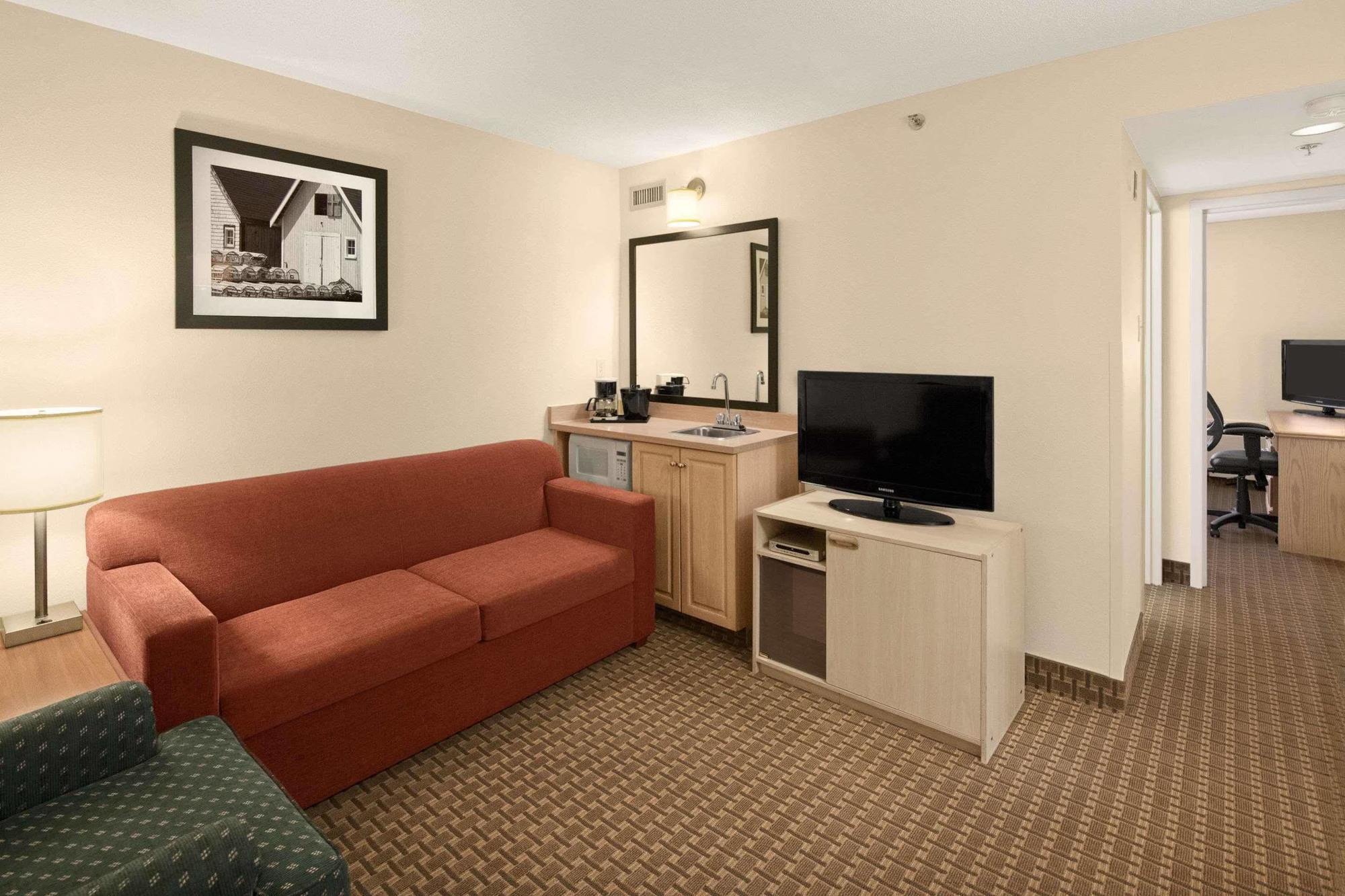 Country Inn & Suites Dartmouth ภายนอก รูปภาพ
