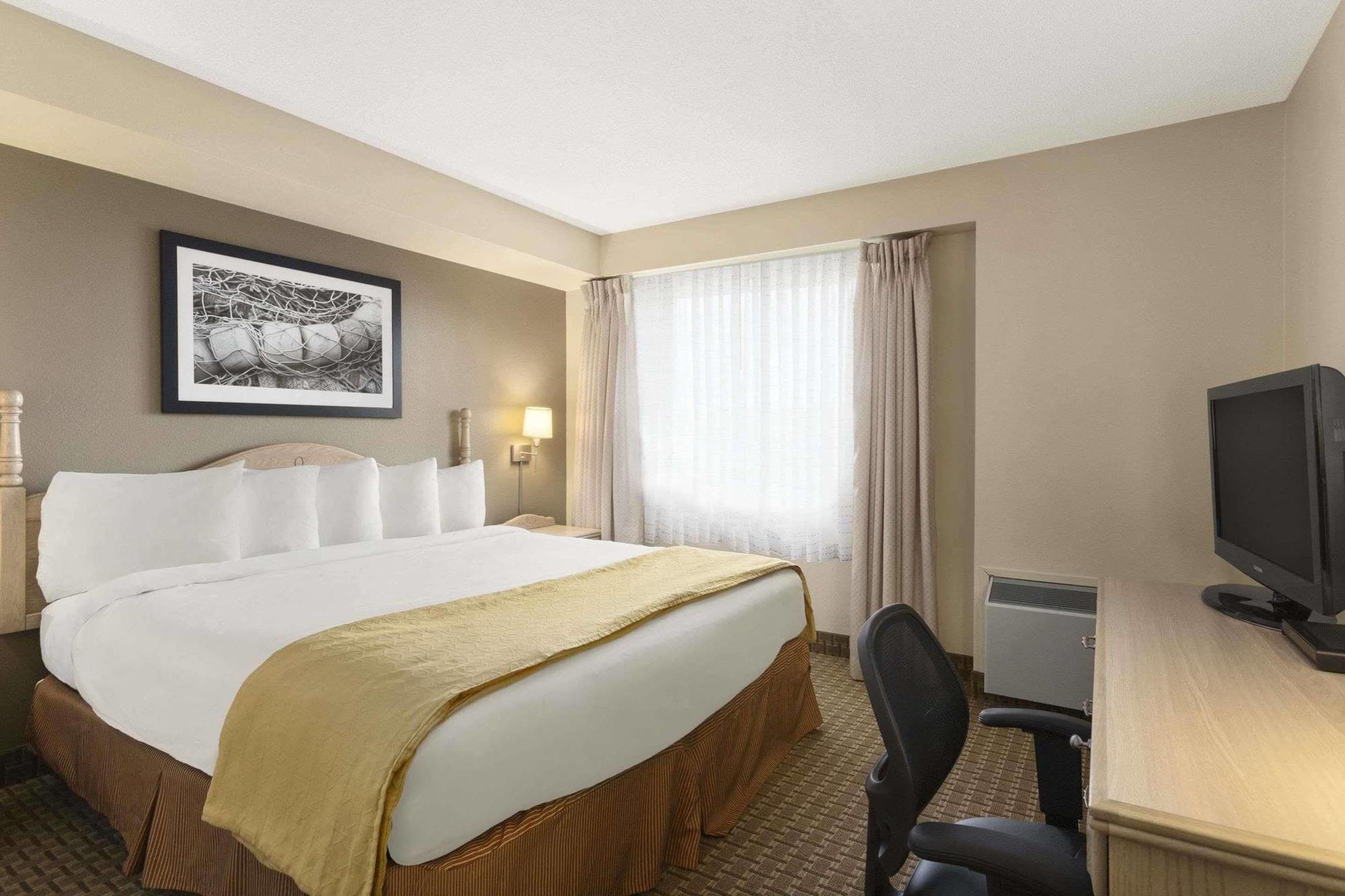 Country Inn & Suites Dartmouth ภายนอก รูปภาพ