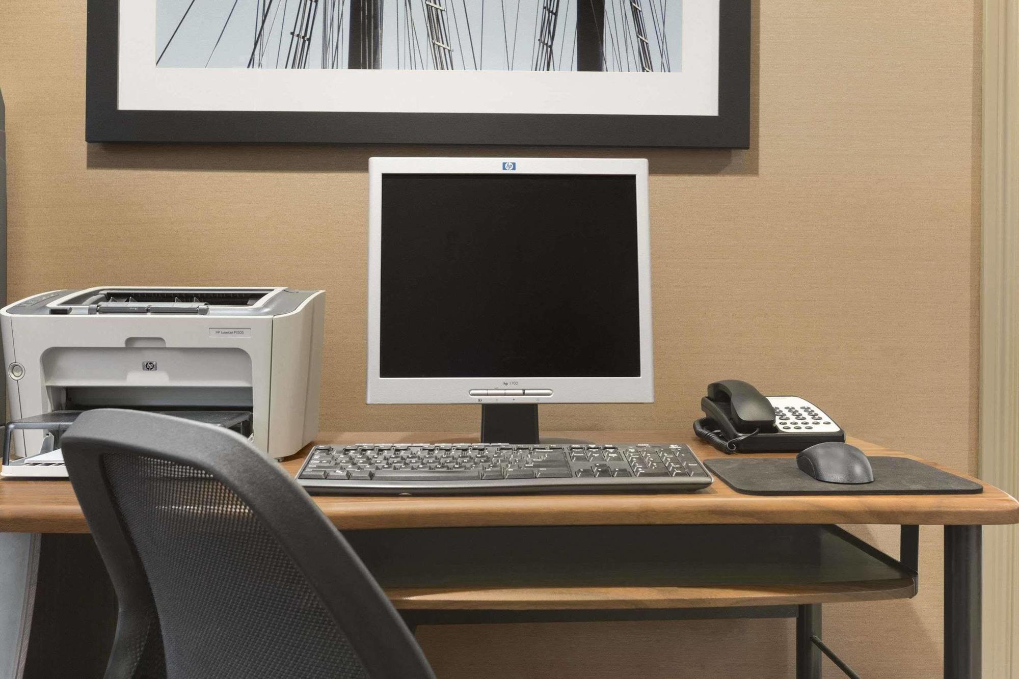 Country Inn & Suites Dartmouth ภายนอก รูปภาพ